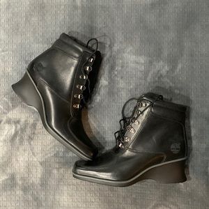 NWOT Black Leather Timberland boots with 2 inch wedge
